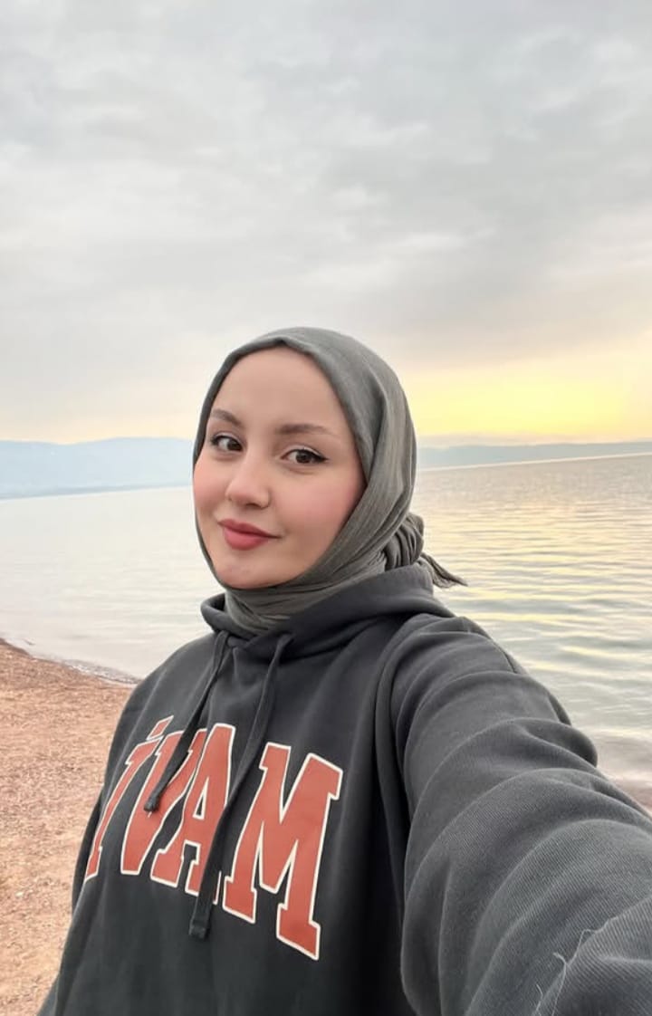 Karahisarlı Yeni Bayan Escort Melekhan